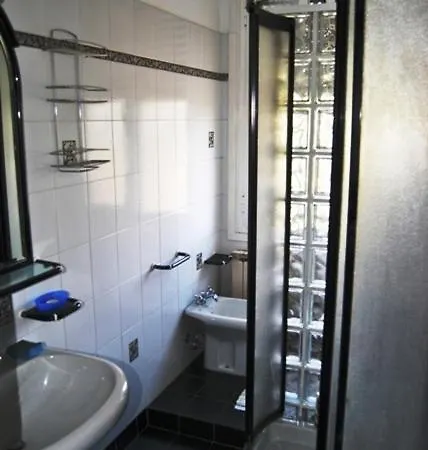 Clermary Apartment *
